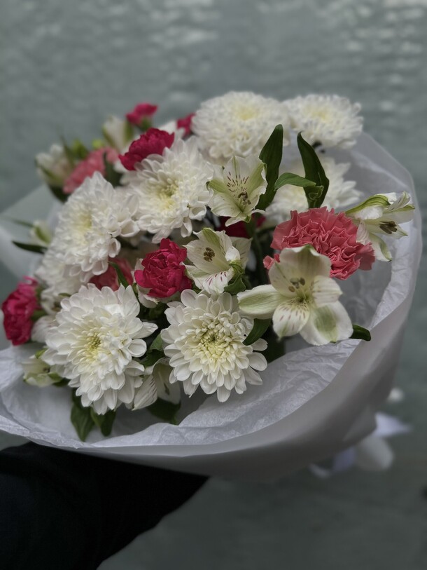 Сборный букет, артикул F1318163 - 2900 рублей, доставка по городу. Flawery - доставка цветов