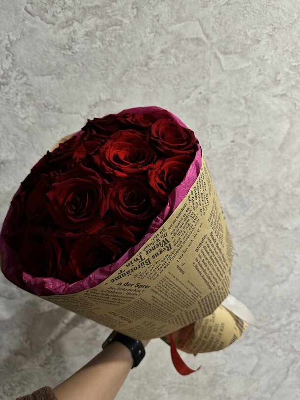 Букет из 15 роз, артикул F1324627 - 4900 рублей, доставка по городу. Flawery - доставка цветов