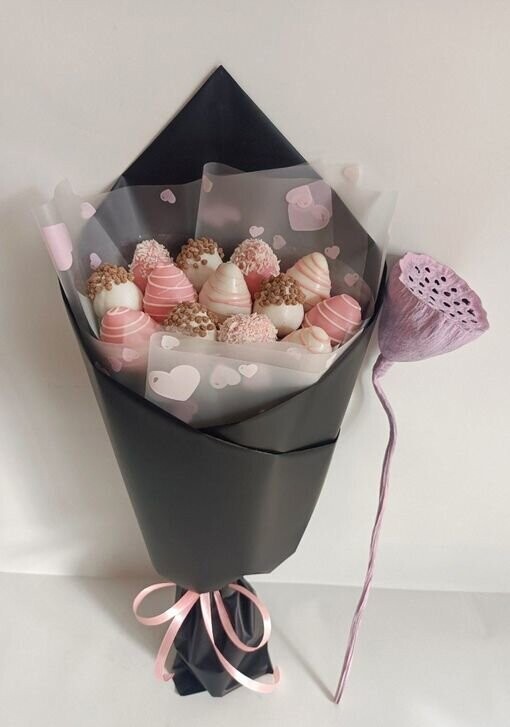 Комплимент черный, артикул F1311063 - 3500 рублей, доставка по городу. Flawery - доставка цветов