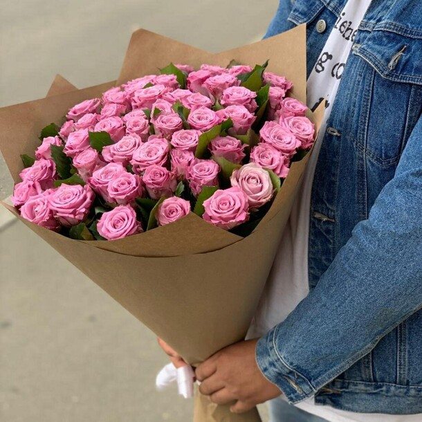 Фиолетовые розы, артикул F100470 - 11516 рублей, доставка по городу. Flawery - доставка цветов