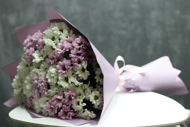 Хризантема кустовая микс, артикул F102236 - 6202 рублей, доставка по городу. Flawery - доставка цветов