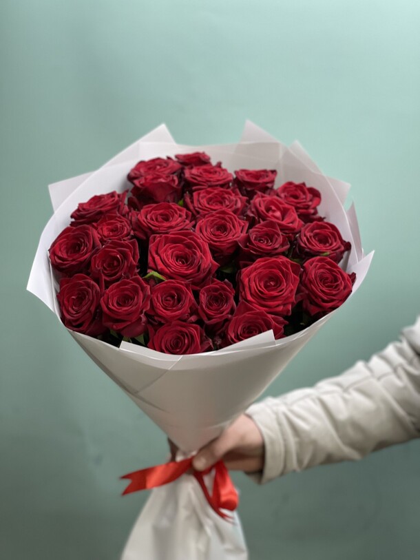 Красивые розы, артикул F1179561 - 7500 рублей, доставка по городу. Flawery - доставка цветов