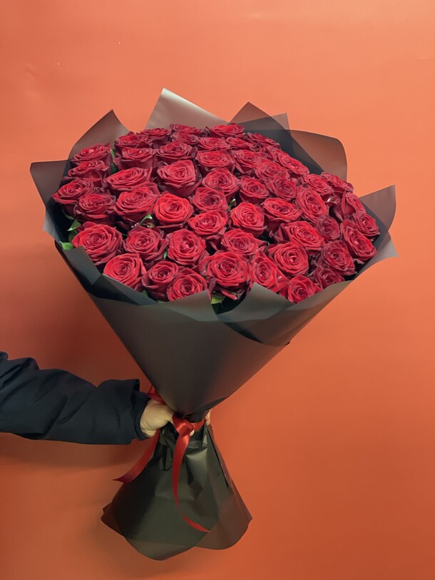Роза 51шт, артикул F1180245 - 15900 рублей, доставка по городу. Flawery - доставка цветов