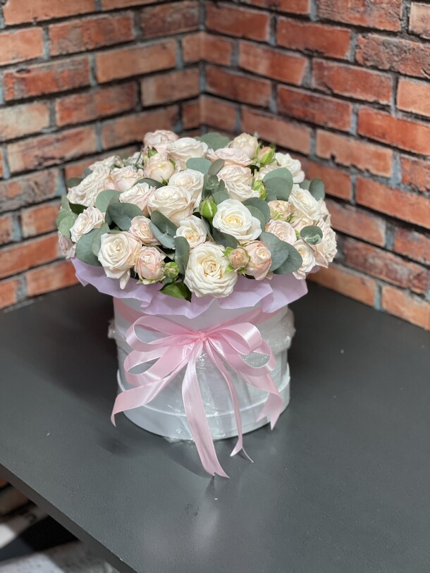 Пионовидные кустовые розы, артикул F1180251 - 10000 рублей, доставка по городу. Flawery - доставка цветов