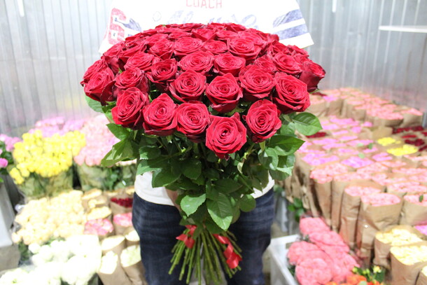 Ред, артикул F92928 - 17000 рублей, доставка по городу. Flawery - доставка цветов