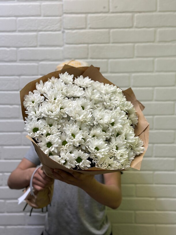 Букет из 9 хризантема, артикул F1320345 - 5499 рублей, доставка по городу. Flawery - доставка цветов