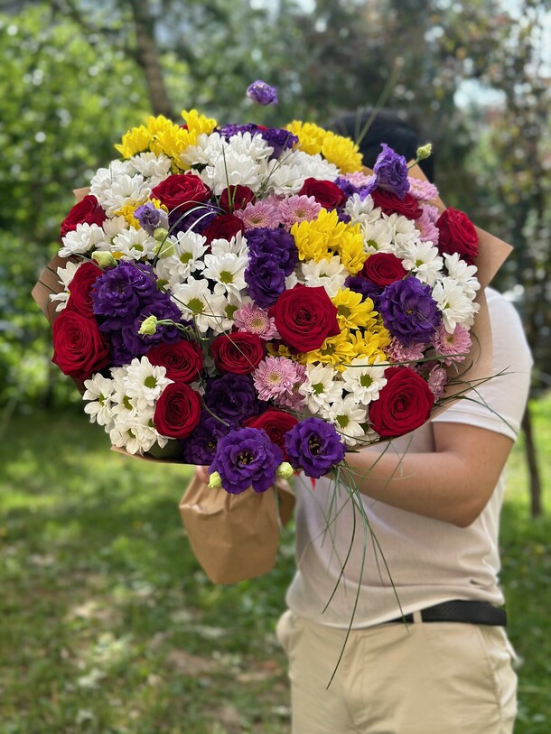 Сборный букет, артикул F1320667 - 18522 рублей, доставка по городу. Flawery - доставка цветов