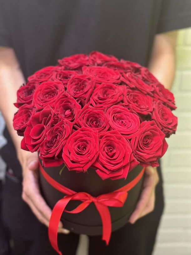 Роза в коробке, артикул F1320673 - 5499 рублей, доставка по городу. Flawery - доставка цветов