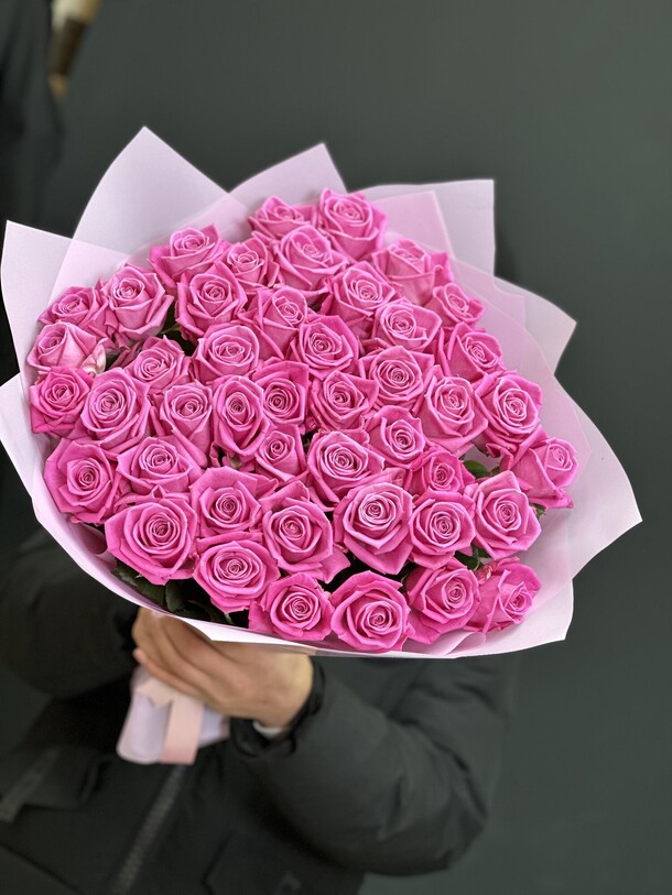 Букет из 45 роза, артикул F1343620 - 11712 рублей, доставка по городу. Flawery - доставка цветов