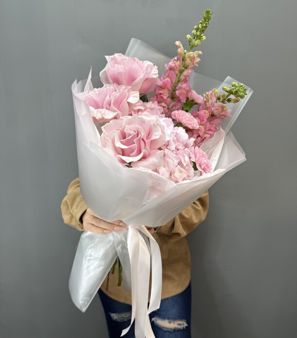 Букет с французской розой, артикул F1432264 - 3900 рублей, доставка по городу. Flawery - доставка цветов