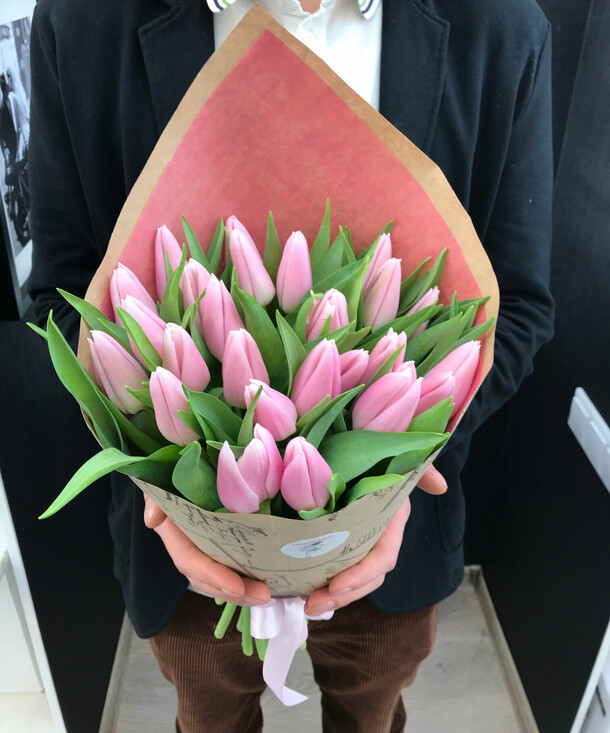 Букет "нежный комплимент", артикул F73792 - 8100 рублей, доставка по городу. Flawery - доставка цветов