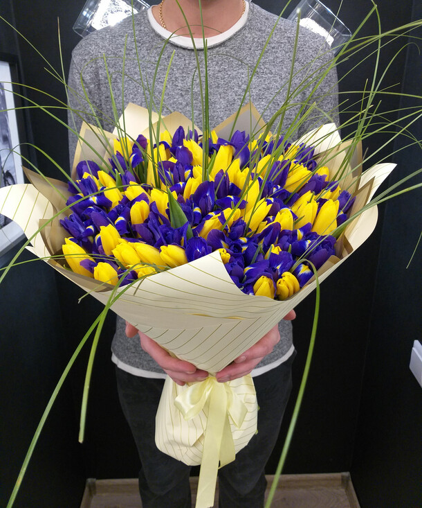 Букет "1001 ночь", артикул F95964 - 19000 рублей, доставка по городу. Flawery - доставка цветов