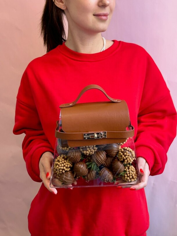 Клубника в шоколаде, артикул F1256576 - 9200 рублей, доставка по городу. Flawery - доставка цветов