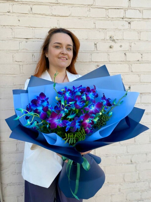 Космический букет из синих орхидей, артикул F1280800 - 3800 рублей, доставка по городу. Flawery - доставка цветов