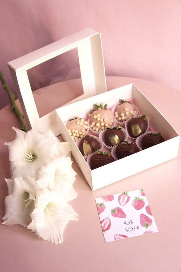 Клубника в шоколаде, артикул F1304805 - 2100 рублей, доставка по городу. Flawery - доставка цветов