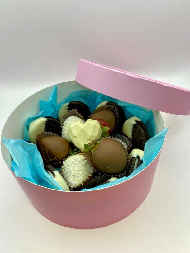 Клубника в шоколаде с oreo, артикул F1336742 - 2520 рублей, доставка по городу. Flawery - доставка цветов