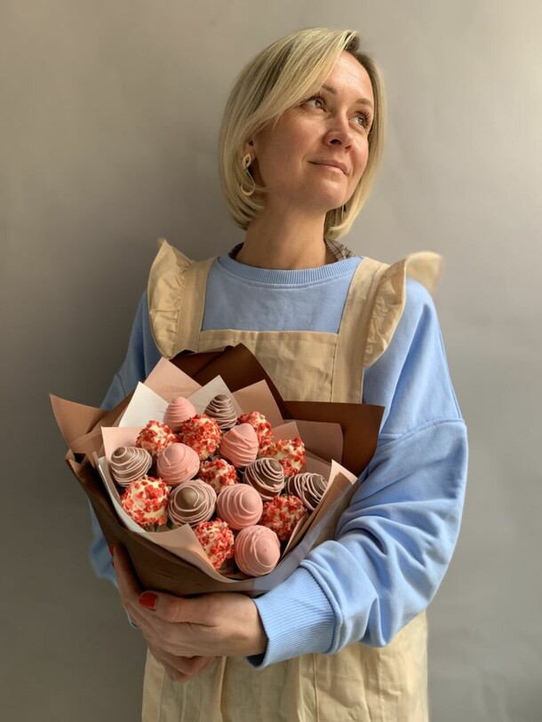 Клубника в шоколаде, артикул F1409194 - 4200 рублей, доставка по городу. Flawery - доставка цветов