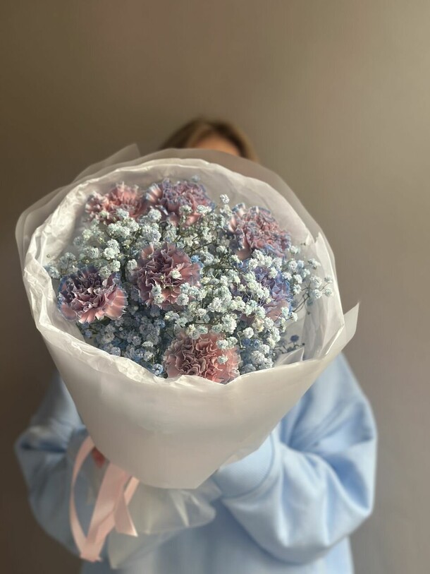 Изысканные диантусы с гипсофилой, артикул F1433421 - 3200 рублей, доставка по городу. Flawery - доставка цветов