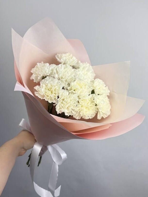 11 белых диантусов в упаковке, артикул F1411295 - 2850 рублей, доставка по городу. Flawery - доставка цветов