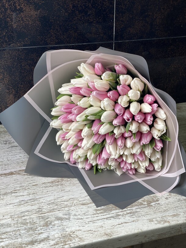 Тюльпаны, артикул F1348377 - 24950 рублей, доставка по городу. Flawery - доставка цветов