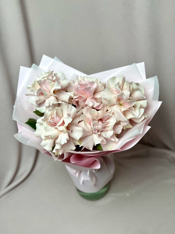 5 французких розовых роз, артикул F1355039 - 2816 рублей, доставка по городу. Flawery - доставка цветов