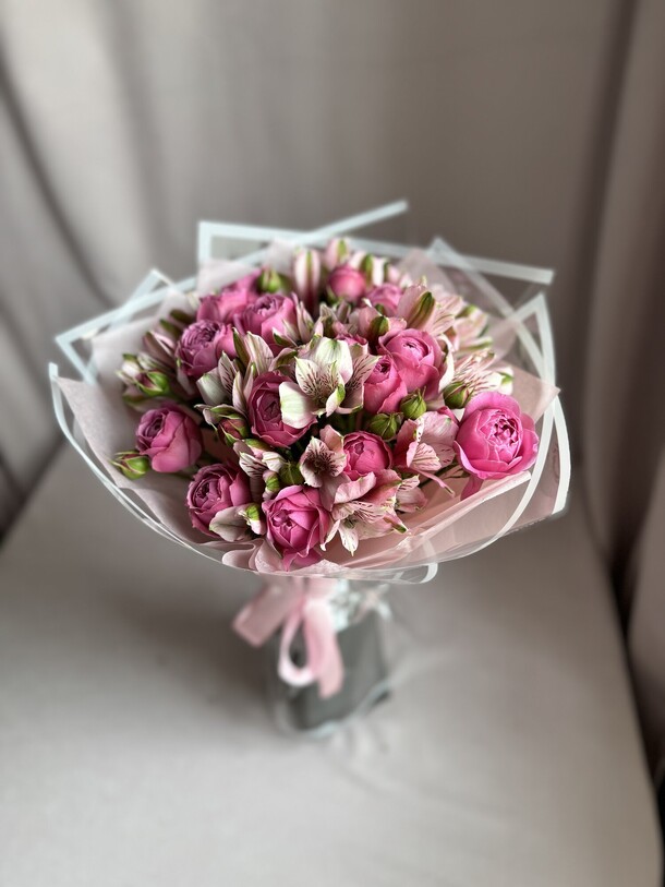 Букет с мисти бабл с и альстромериями, артикул F1395775 - 7678 рублей, доставка по городу. Flawery - доставка цветов