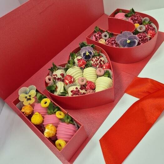 Клубника в шоколадеlove, артикул F1381033 - 7645 рублей, доставка по городу. Flawery - доставка цветов