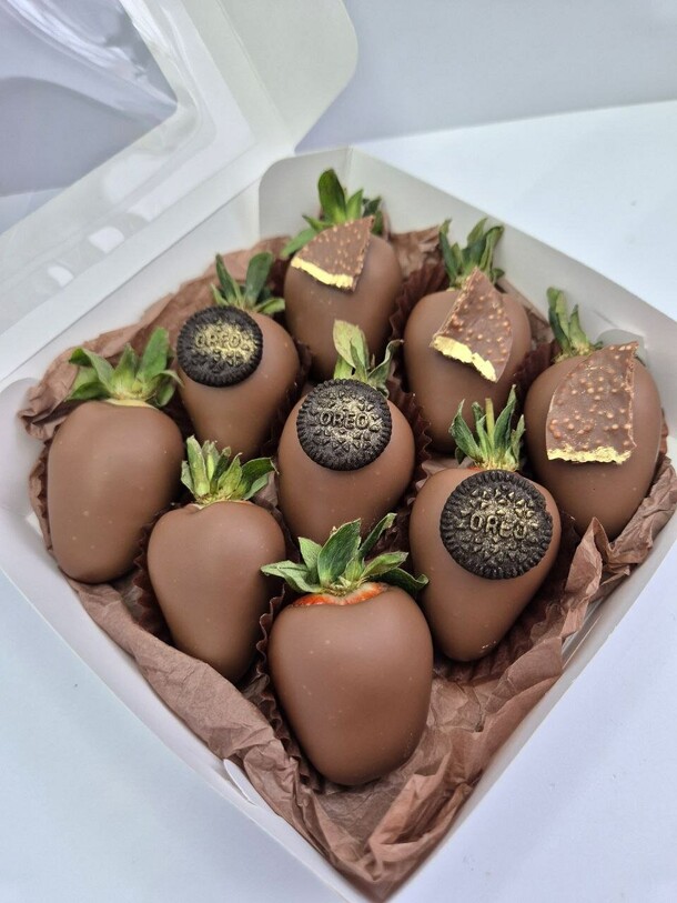 Клубника в шоколадеорео, артикул F1381047 - 2308 рублей, доставка по городу. Flawery - доставка цветов