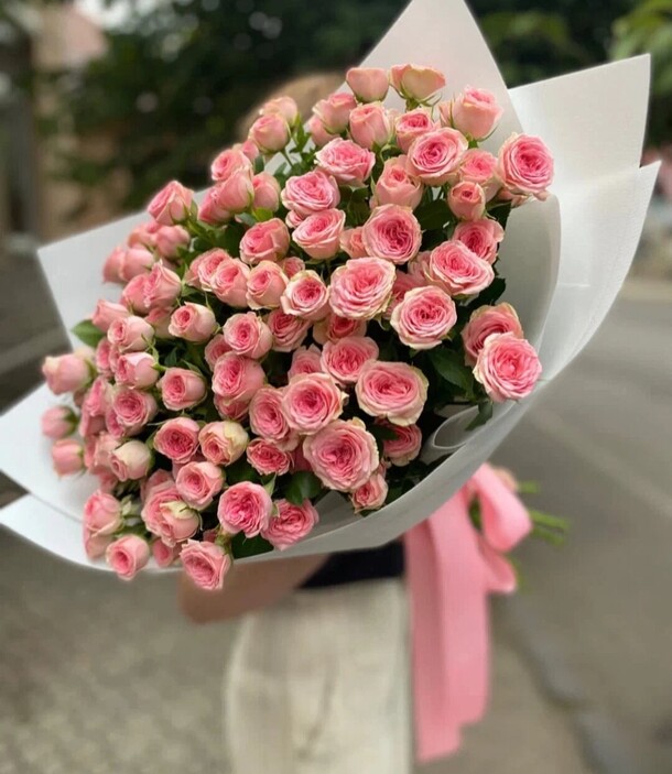 Нежные кустовые розы, артикул F1315326 - 29700 рублей, доставка по городу. Flawery - доставка цветов