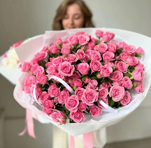 Розочки кустовые 19 шт, артикул F1315328 - 27500 рублей, доставка по городу. Flawery - доставка цветов
