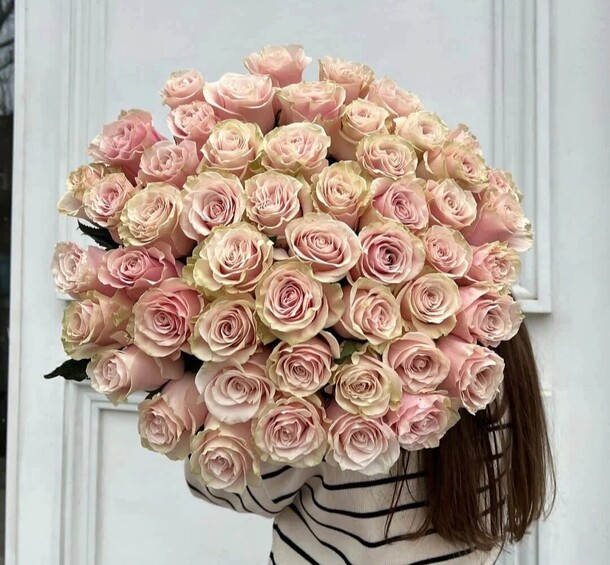 Кремовые розочки 45 шт, артикул F1315348 - 31900 рублей, доставка по городу. Flawery - доставка цветов