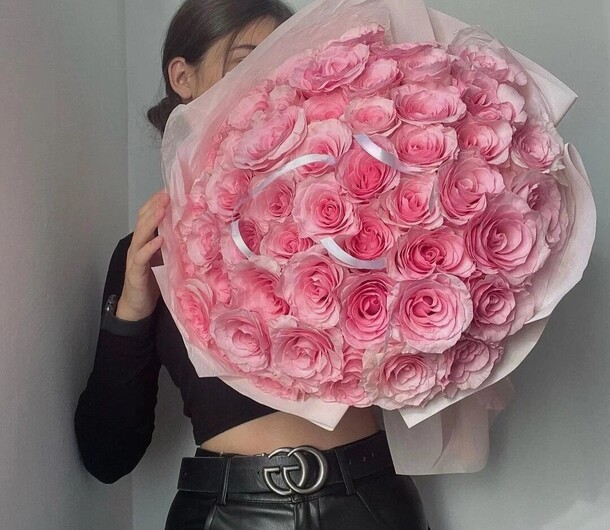 Очень нежный букет с розами, артикул F1315825 - 30800 рублей, доставка по городу. Flawery - доставка цветов