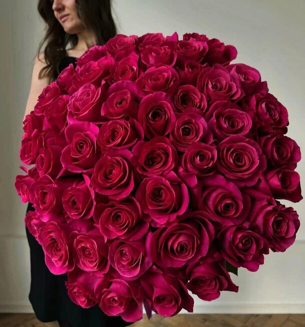 Шикарные мариновые розы, артикул F1315857 - 30800 рублей, доставка по городу. Flawery - доставка цветов