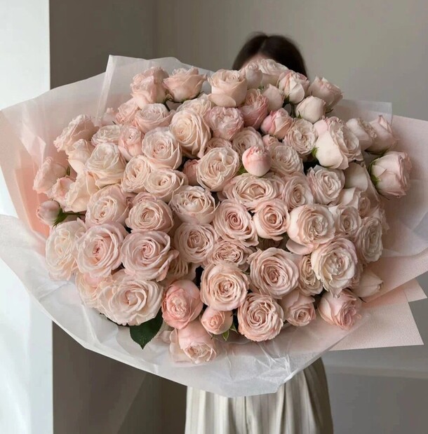 Прекрасные кремовые розы, артикул F1315859 - 31900 рублей, доставка по городу. Flawery - доставка цветов