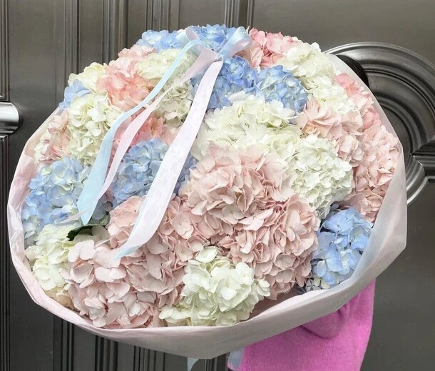 Гортензии 27 шт, артикул F1315868 - 36190 рублей, доставка по городу. Flawery - доставка цветов