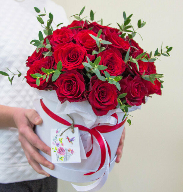 Шляпная коробка №1, артикул F74440 - 8250 рублей, доставка по городу. Flawery - доставка цветов