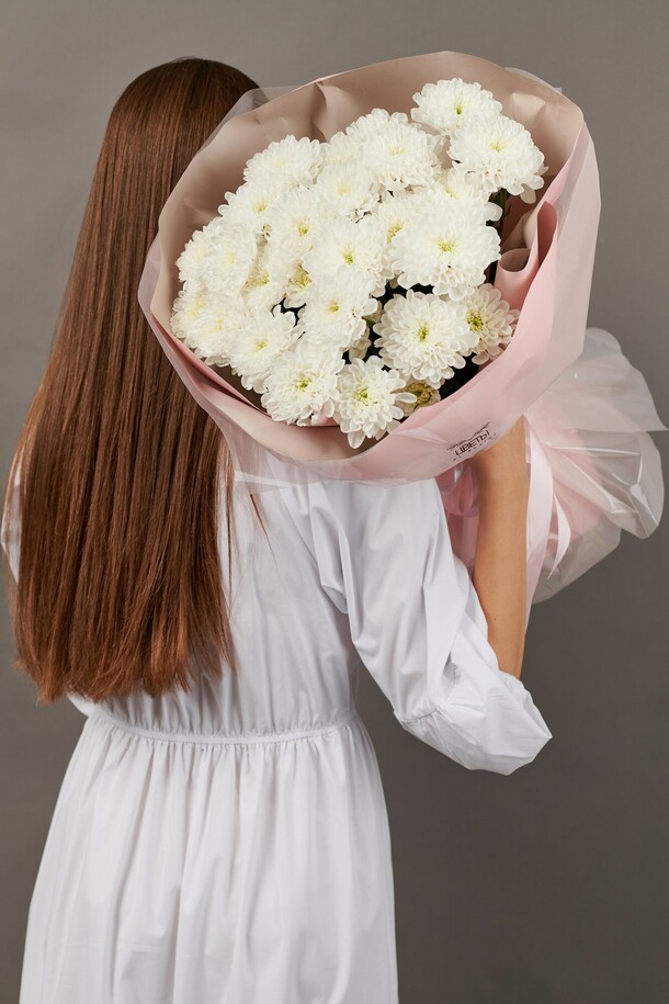 Букет хризантем, артикул F1341583 - 2940 рублей, доставка по городу. Flawery - доставка цветов