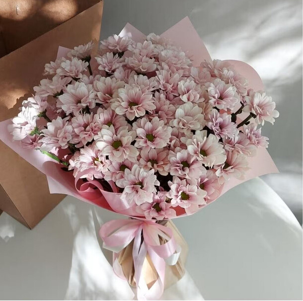 Монобукет 9 кустовых хризантем, артикул F1479969 - 3165 рублей, доставка по городу. Flawery - доставка цветов