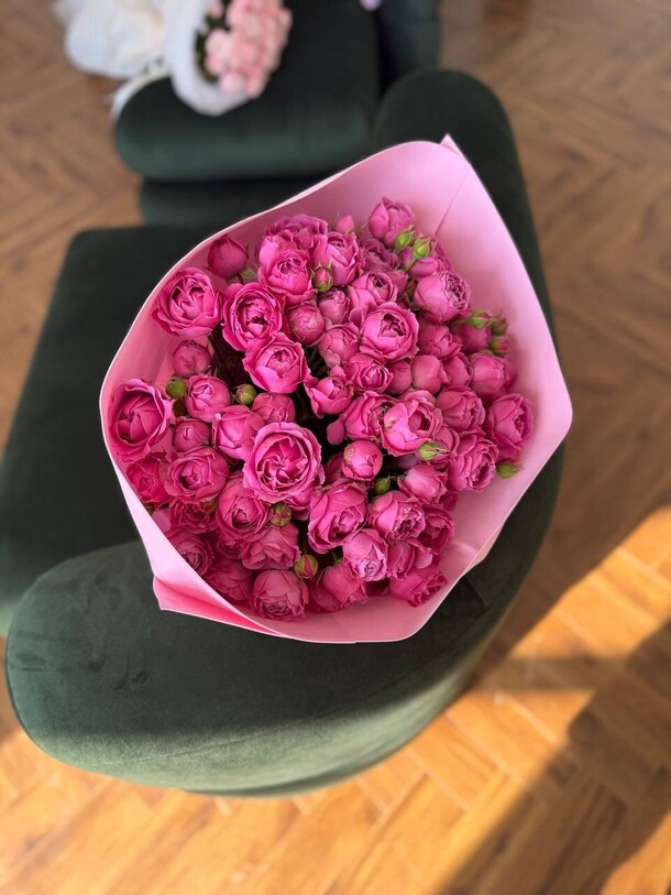 Монобукет из роз misty babbles, артикул F1480130 - 7130 рублей, доставка по городу. Flawery - доставка цветов