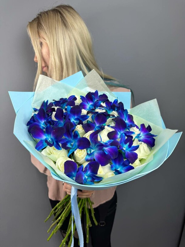 Летний бриз (размер l), артикул F1325521 - 17340 рублей, доставка по городу. Flawery - доставка цветов