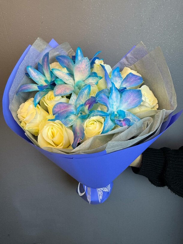 С любовью из петербурга, артикул F1369223 - 3900 рублей, доставка по городу. Flawery - доставка цветов