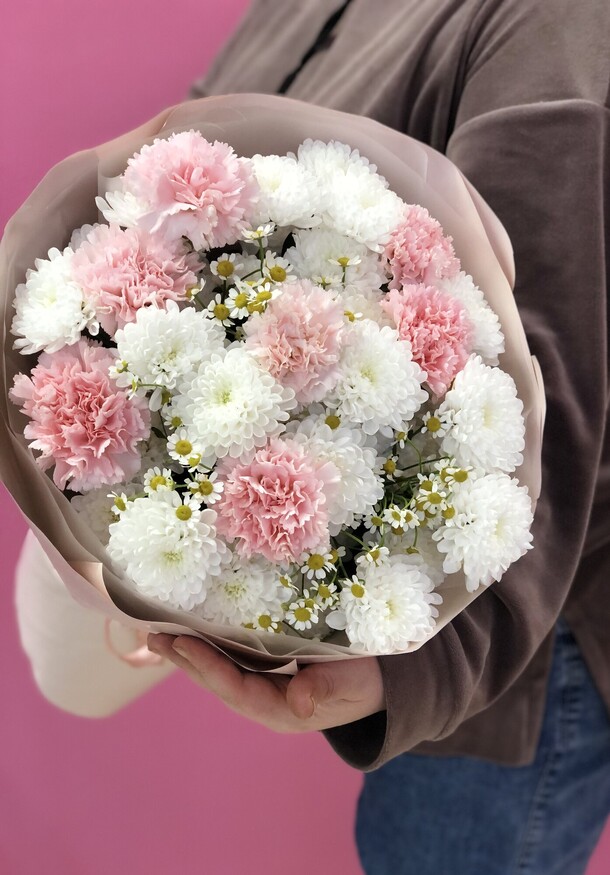 Букет хдм 473, артикул F1335638 - 5990 рублей, доставка по городу. Flawery - доставка цветов