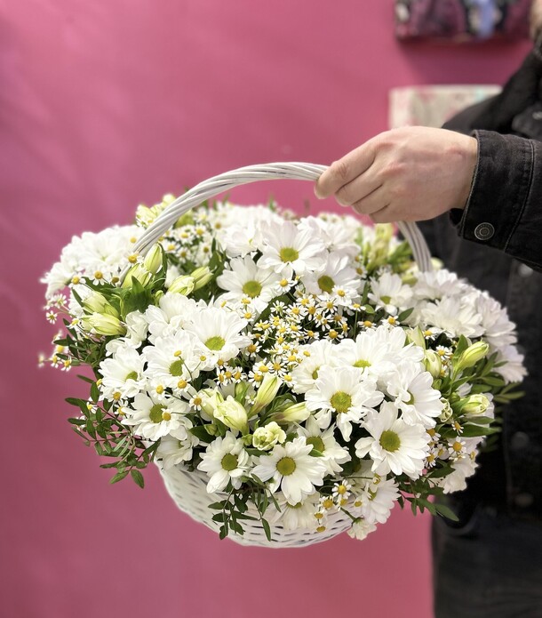 Корзина  атх 655, артикул F1490409 - 10382 рублей, доставка по городу. Flawery - доставка цветов