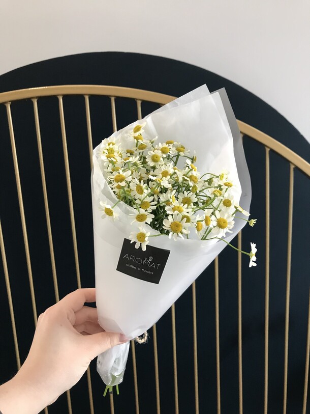 Ромашки, артикул F1324091 - 1650 рублей, доставка по городу. Flawery - доставка цветов