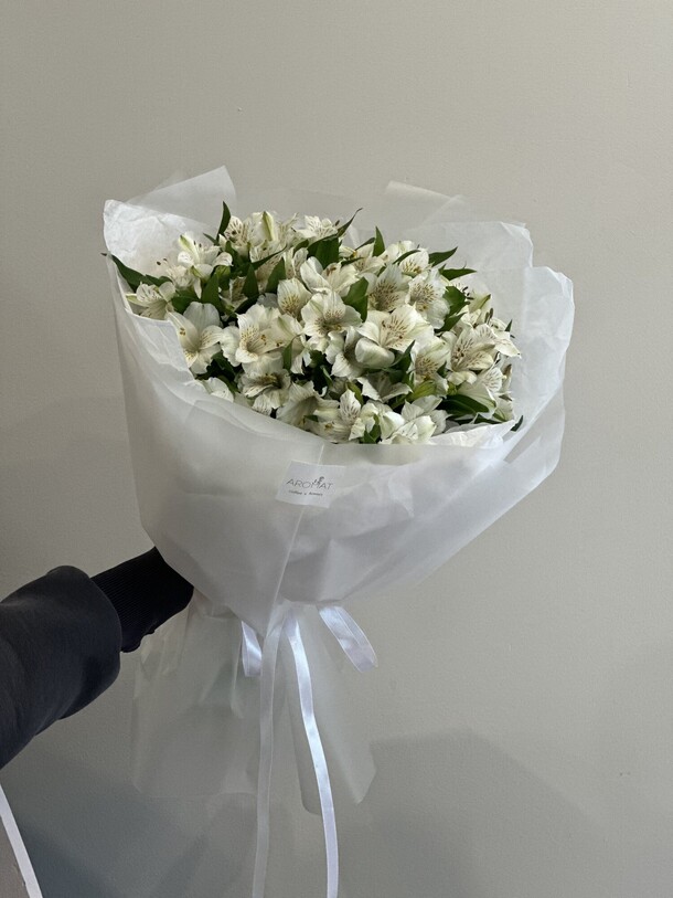 Букет из альстромерии, артикул F1324098 - 4950 рублей, доставка по городу. Flawery - доставка цветов