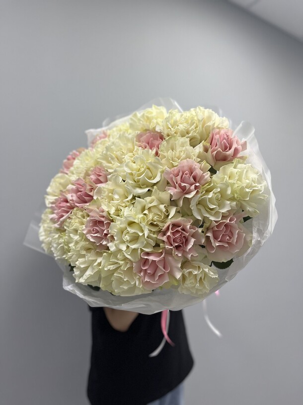 51 ажурная роза, артикул F1324133 - 31819 рублей, доставка по городу. Flawery - доставка цветов