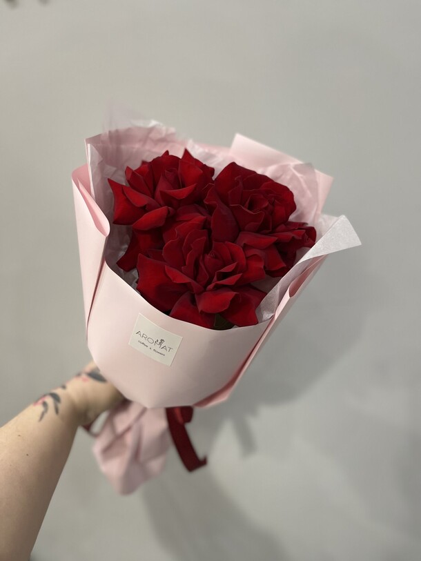 Букет из роз, артикул F1324183 - 2257 рублей, доставка по городу. Flawery - доставка цветов