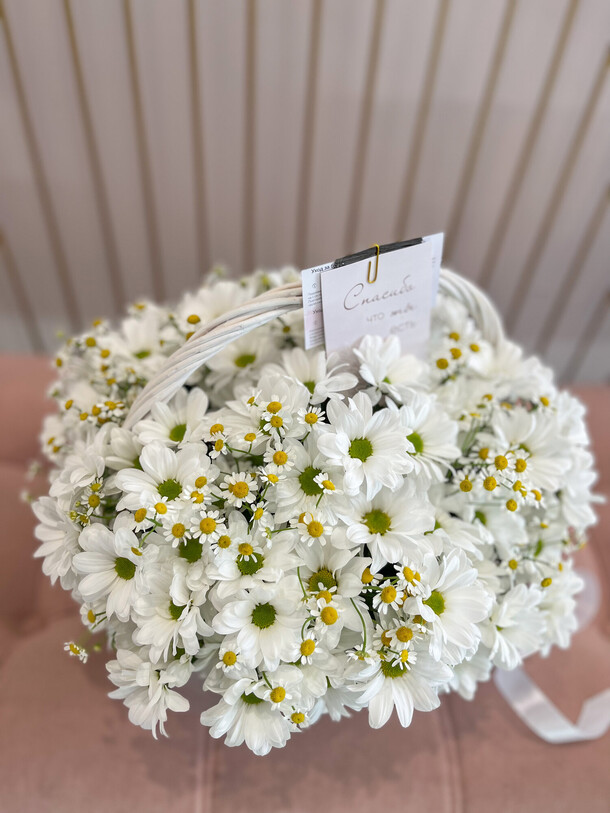 Корзина с цветами, артикул F1326562 - 7818 рублей, доставка по городу. Flawery - доставка цветов