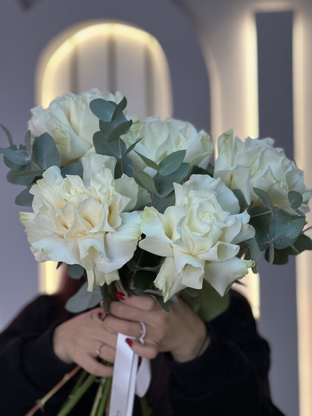 Букет из белых ажуров, артикул F1329423 - 4547 рублей, доставка по городу. Flawery - доставка цветов