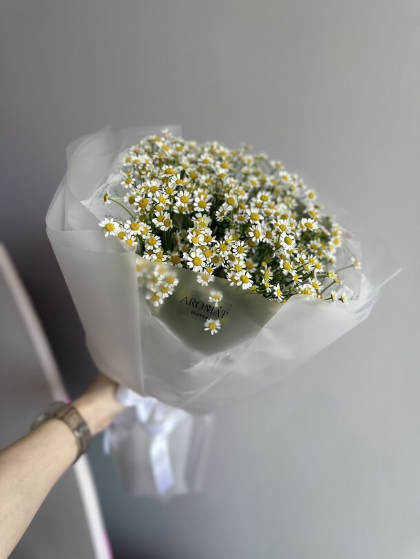 Букет ромашек, артикул F1361846 - 4950 рублей, доставка по городу. Flawery - доставка цветов